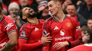 Bruno Fernandes Shines in Man United’s 3-1 Win Over Aston Villa, Liverpool Stopped by Spurs