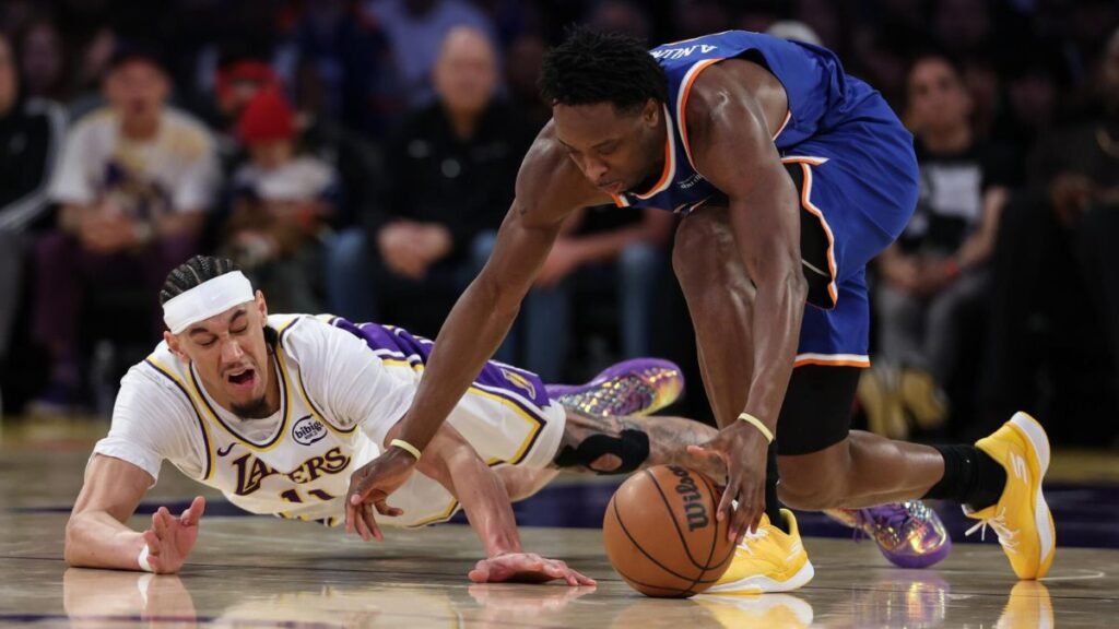 Lakers Win Without LeBron! Luka Dončić and Austin Reaves Take Over Against the Knicks