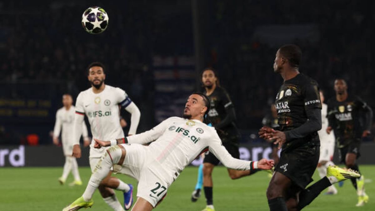 Chelsea Manager Defends Goalkeeper Decision After Costly Error Against PSG