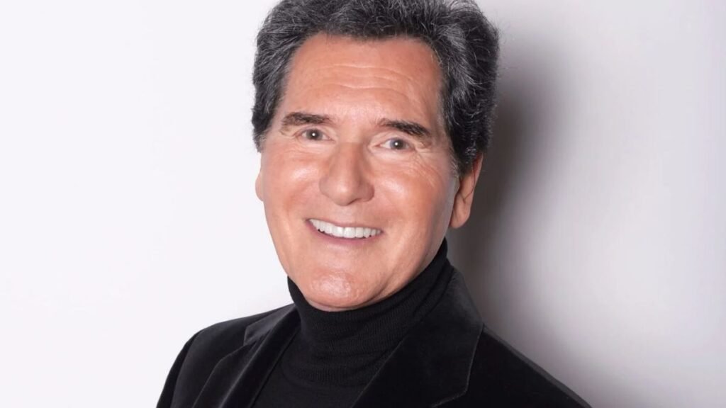 Ernie Anastos, New York’s Everyman Newscaster, Dies at 82