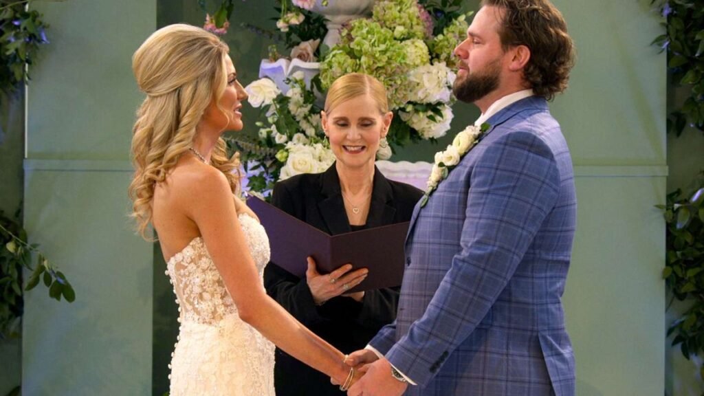 Love Is Blind Couple Reveals They Broke Up 4 Months After Wedding, Never Moved in Together at Season 10 Reunion