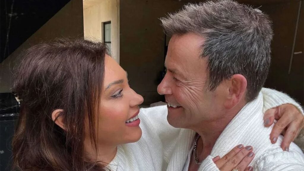 MAUR-KWARD Watch Maura Higgins’ VERY awkward Robert Pattinson interview as she accidentally does the thing he hates