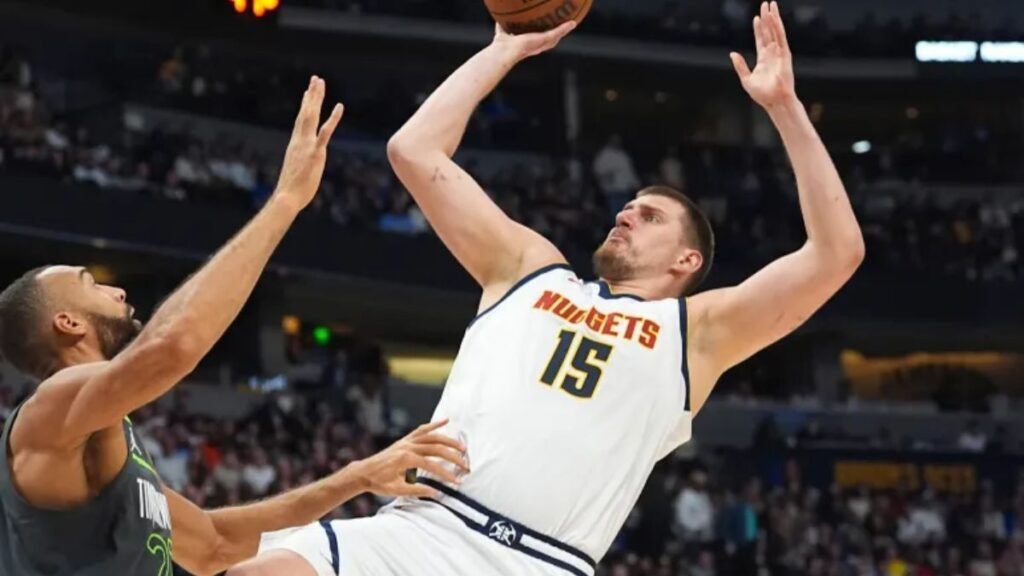 Nikola Jokić Hits Perfect Bank Shot in Highlight Moment
