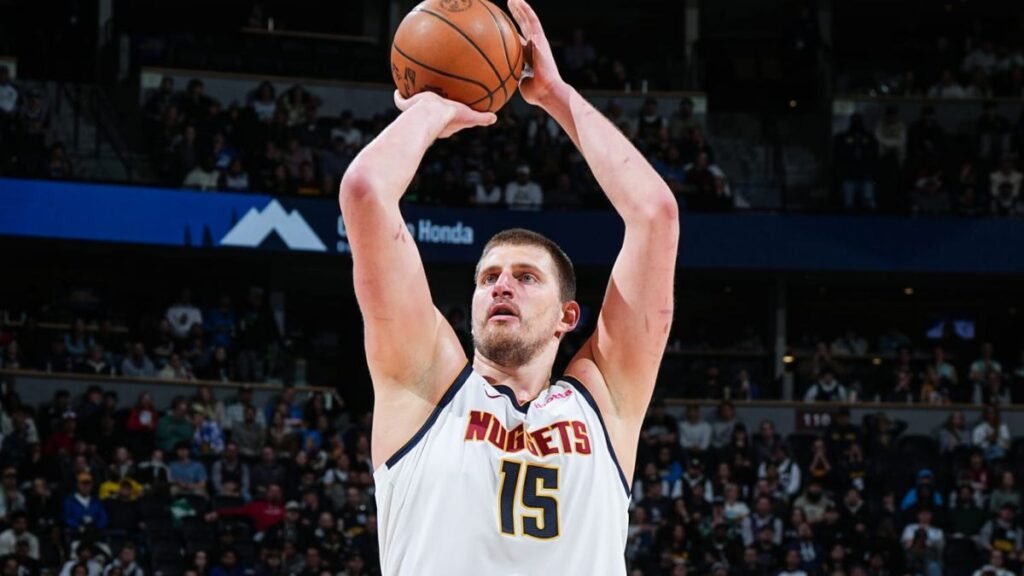 Nikola Jokić Hits Perfect Bank Shot in Highlight Moment