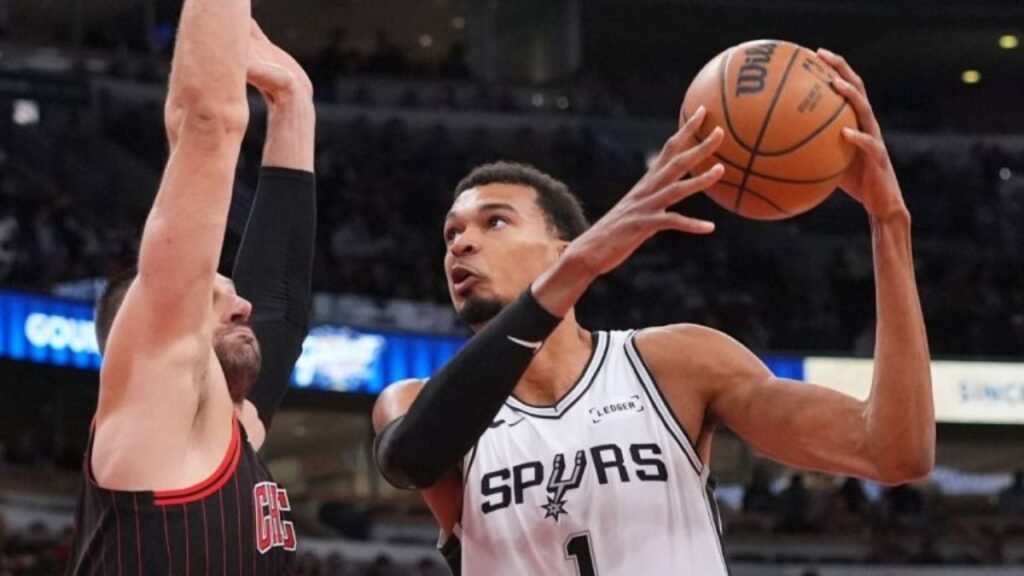 Victor Wembanyama scores 38, grabs 16 rebounds in Spurs' 121-106 win over Pistons