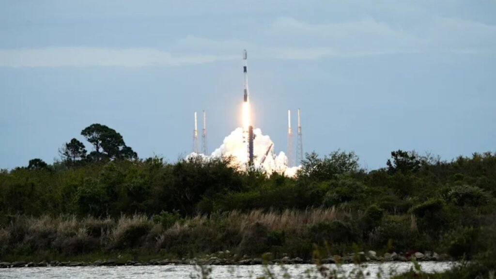 What is the Starlink 10-33 mission, and why is it special?