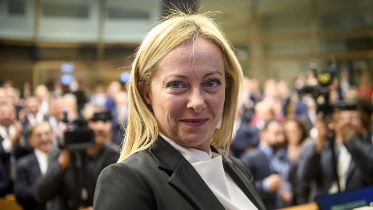 EMOTIONAL REUNION! Italian PM Meloni Meets Her Former Neighbor While Visiting Her Childhood Neighborhood