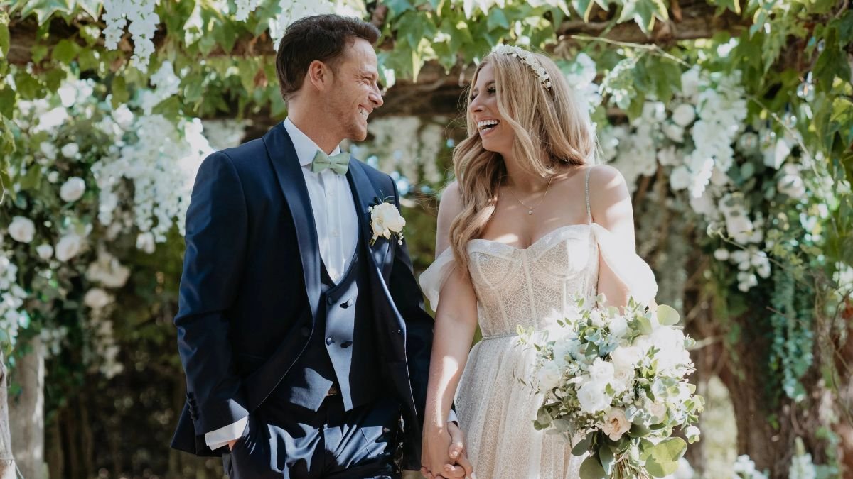 OOO BETI OHH BABY EK BAAT TOH BATA TERE TERE BARE ME SUNI HAI