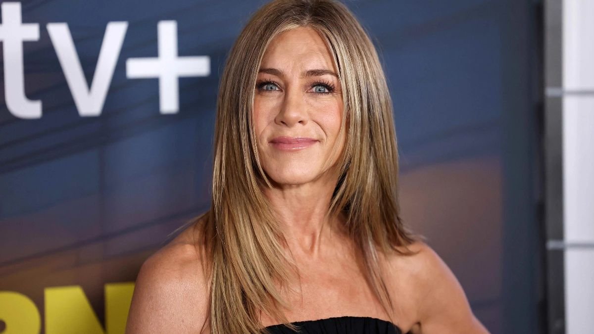 We’ve not seen last of ‘sad’ Jennifer Aniston thanks to new boyfriend…why middle-aged women are falling for woo-woo